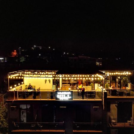 Hill Hotel Kutaisi Exterior photo