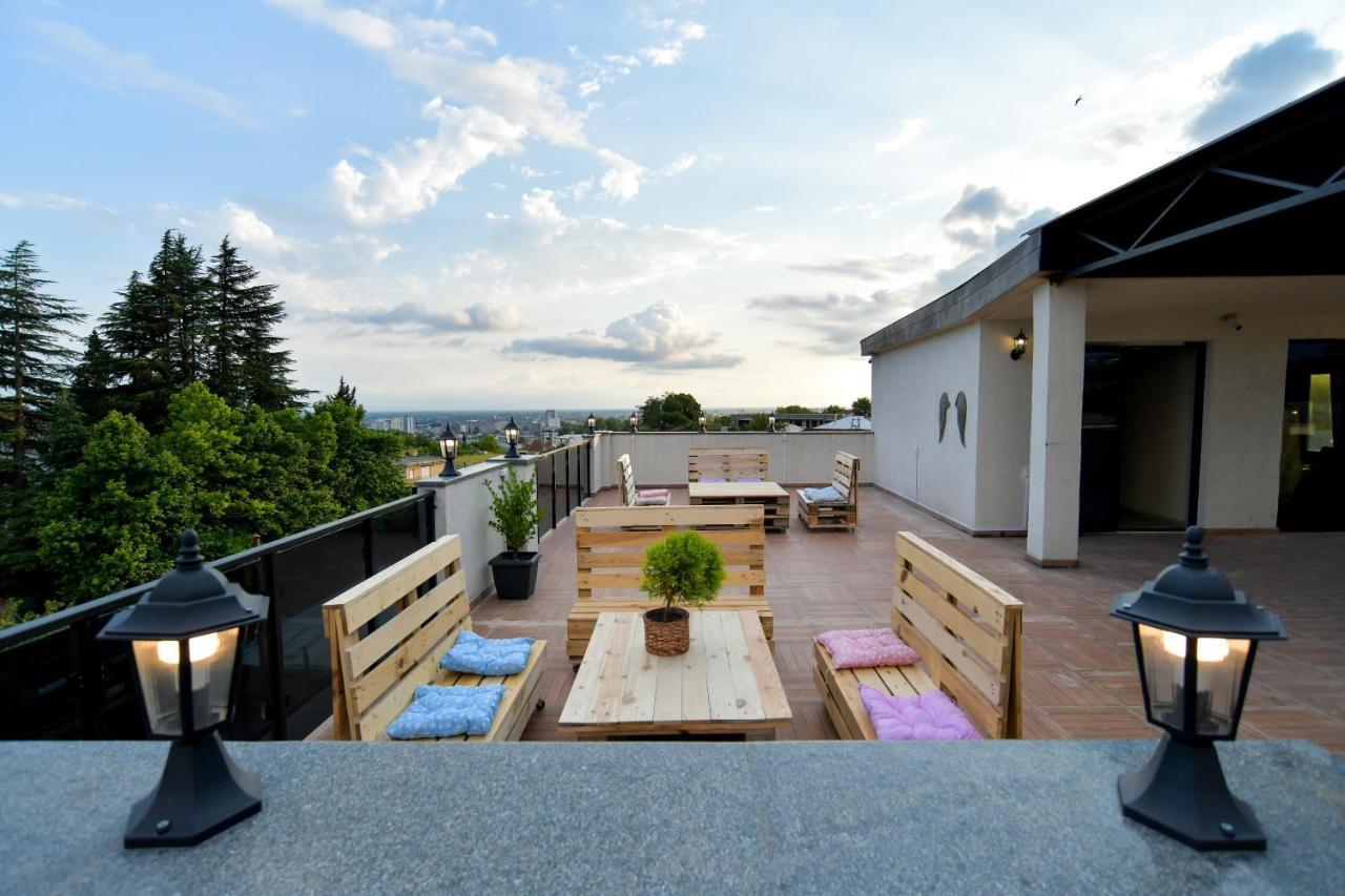 Hill Hotel Kutaisi Exterior photo