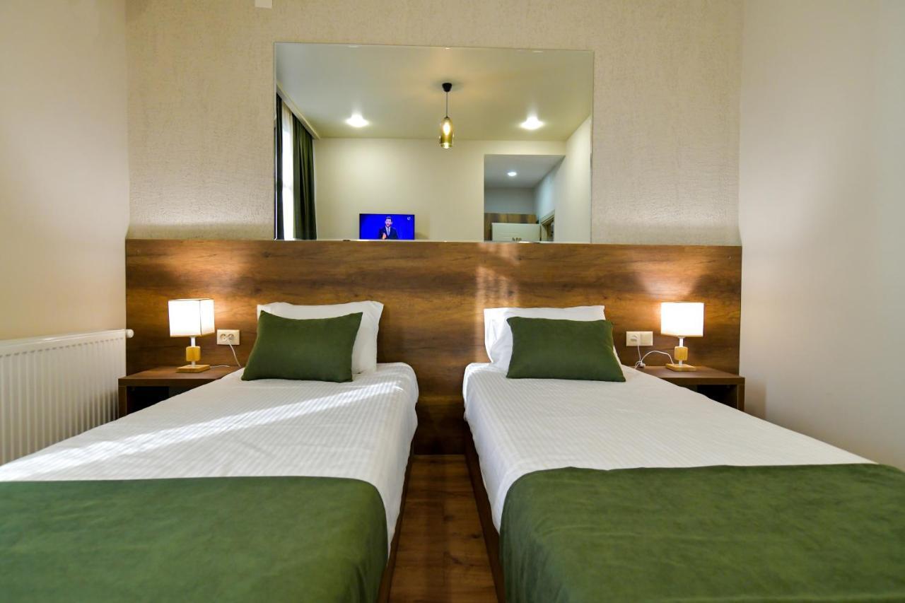 Hill Hotel Kutaisi Exterior photo