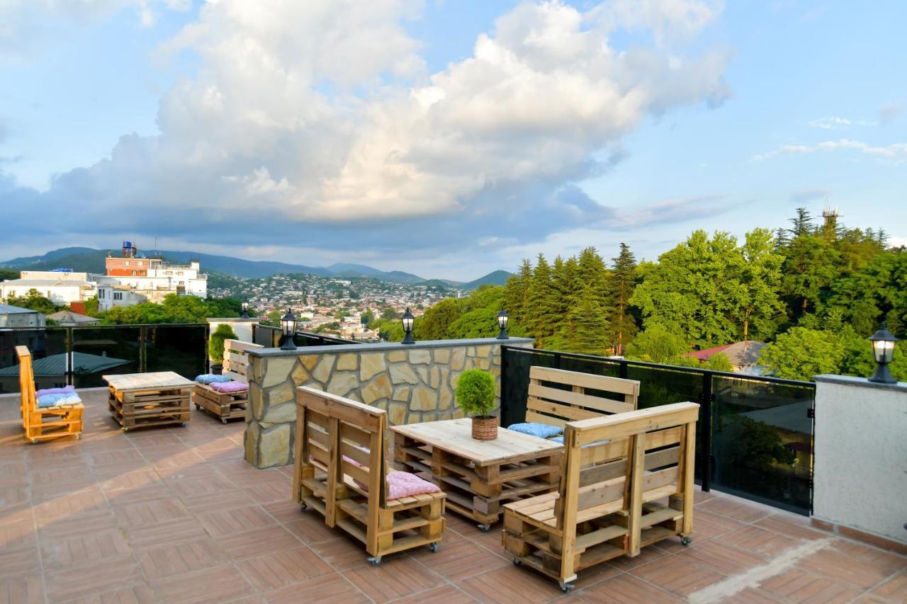 Hill Hotel Kutaisi Exterior photo