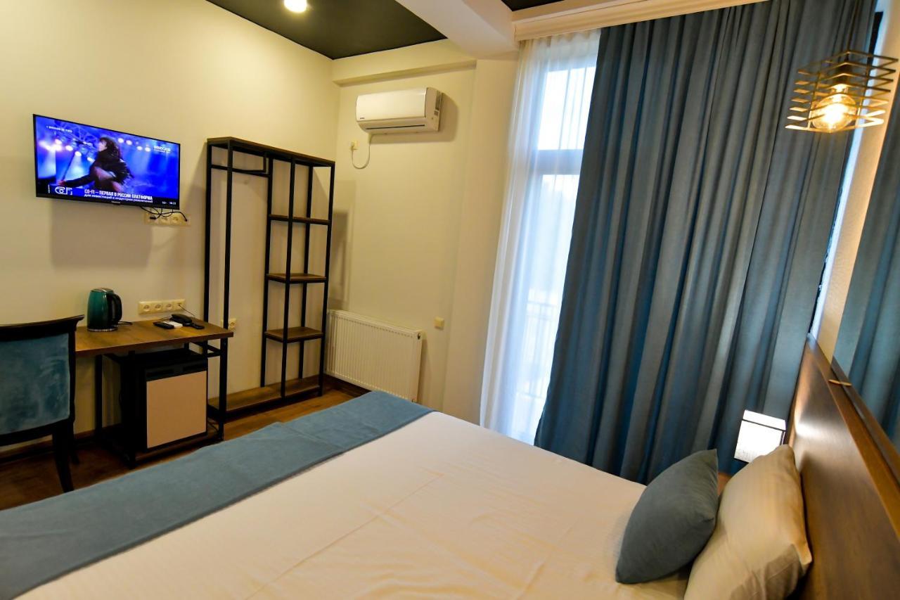 Hill Hotel Kutaisi Exterior photo
