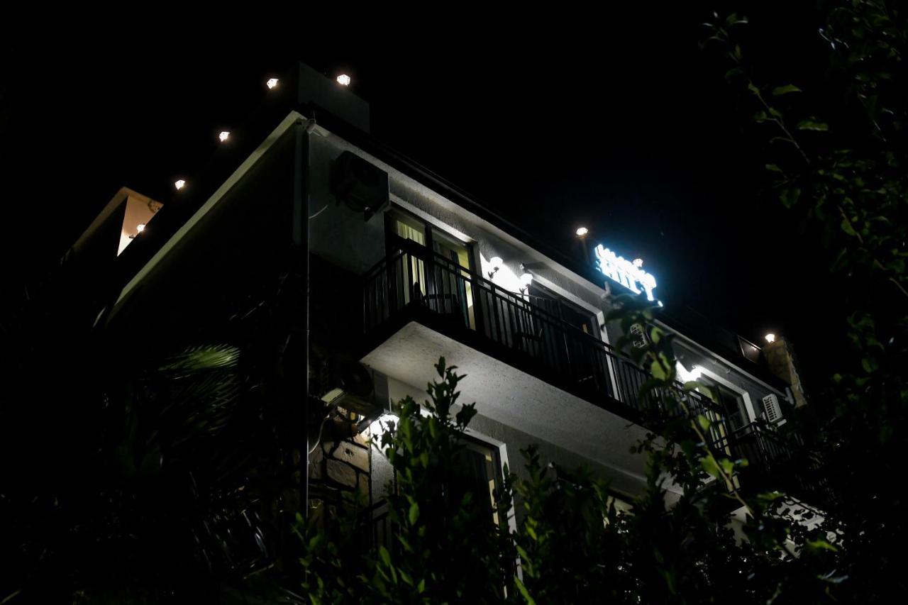 Hill Hotel Kutaisi Exterior photo